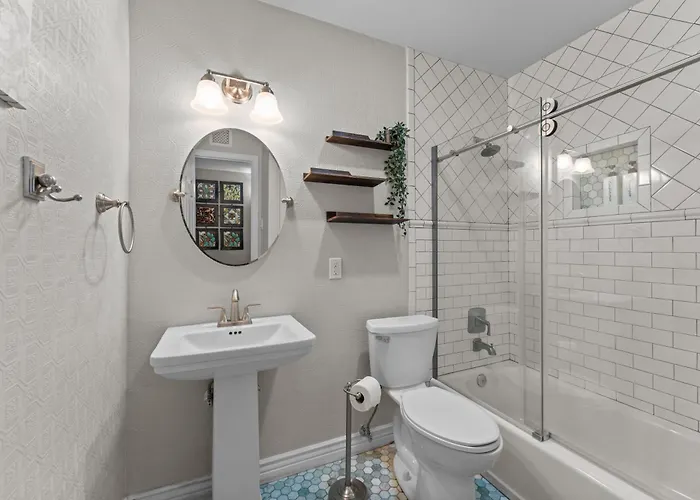 3 Bedroom Oasis W Private Pool In Old Town Holiday home