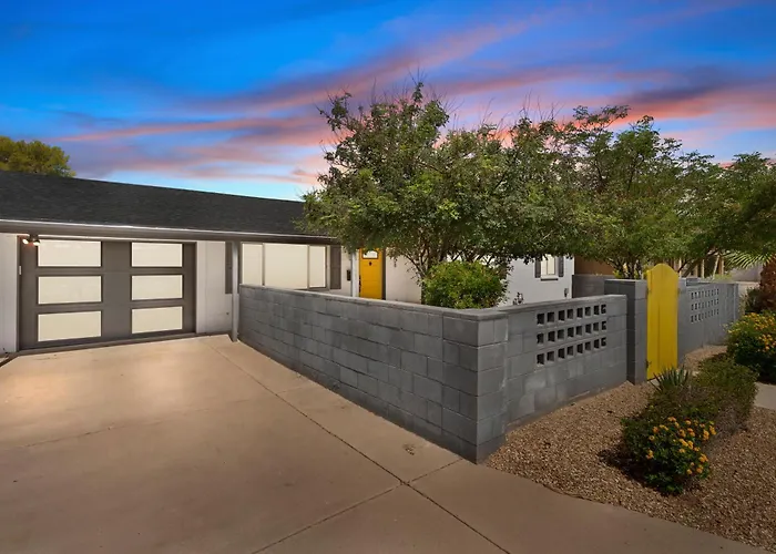 3 Bedroom Oasis W Private Pool In Old Town