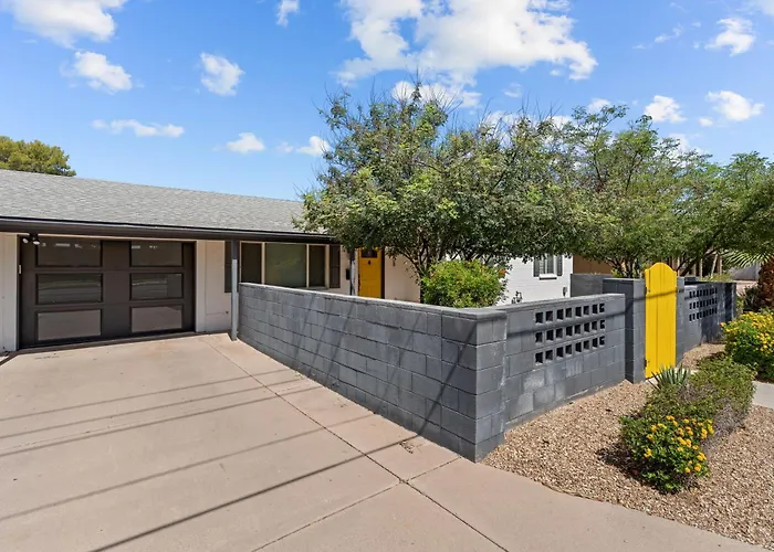 Holiday home 3 Bedroom Oasis W Private Pool In Old Town Scottsdale