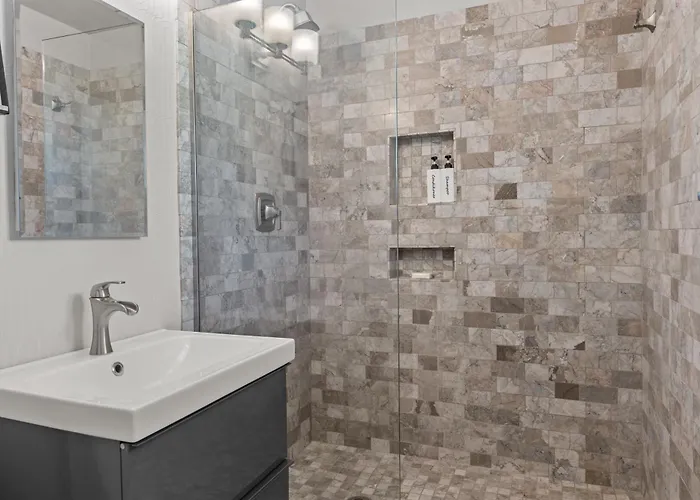 3 Bedroom Oasis W Private Pool In Old Town Holiday home