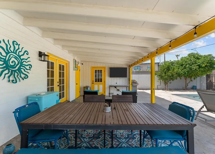 3 Bedroom Oasis W Private Pool In Old Town