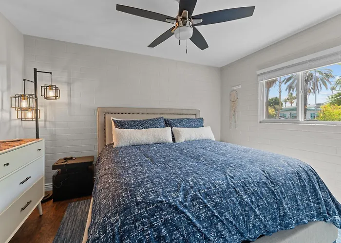 3 Bedroom Oasis W Private Pool In Old Town *