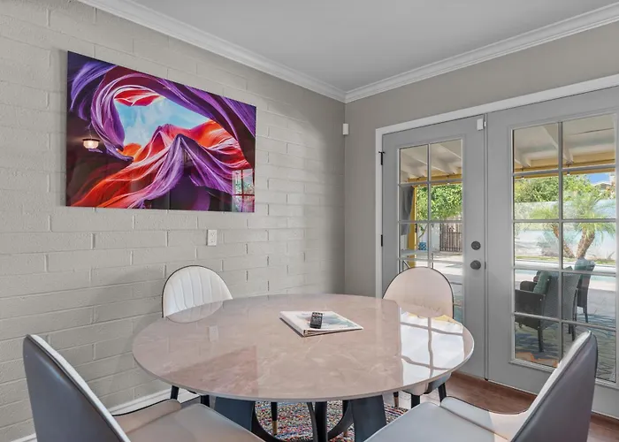 3 Bedroom Oasis W Private Pool In Old Town Holiday home