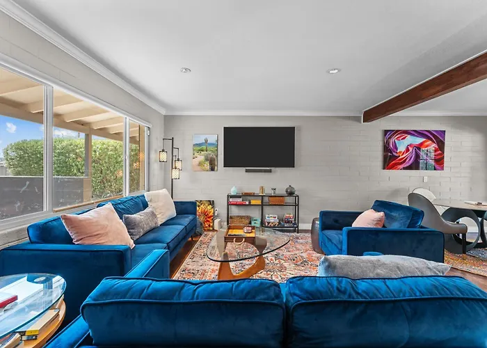 Holiday home 3 Bedroom Oasis W Private Pool In Old Town *