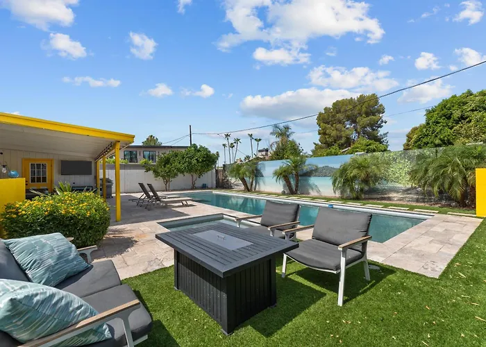 Holiday home 3 Bedroom Oasis W Private Pool In Old Town